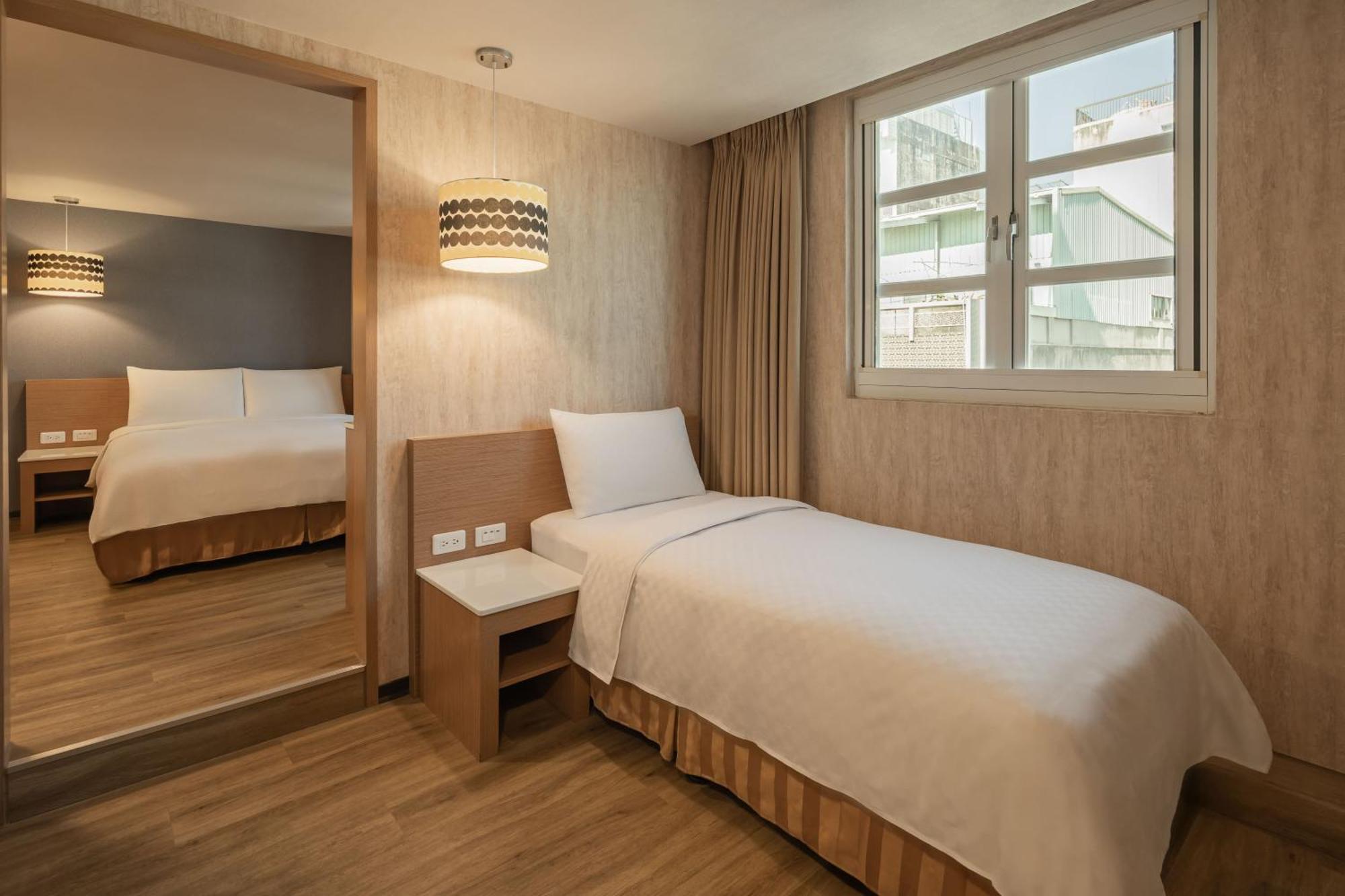 Kindness Hotel - Tainan Chihkan Tower Phòng bức ảnh