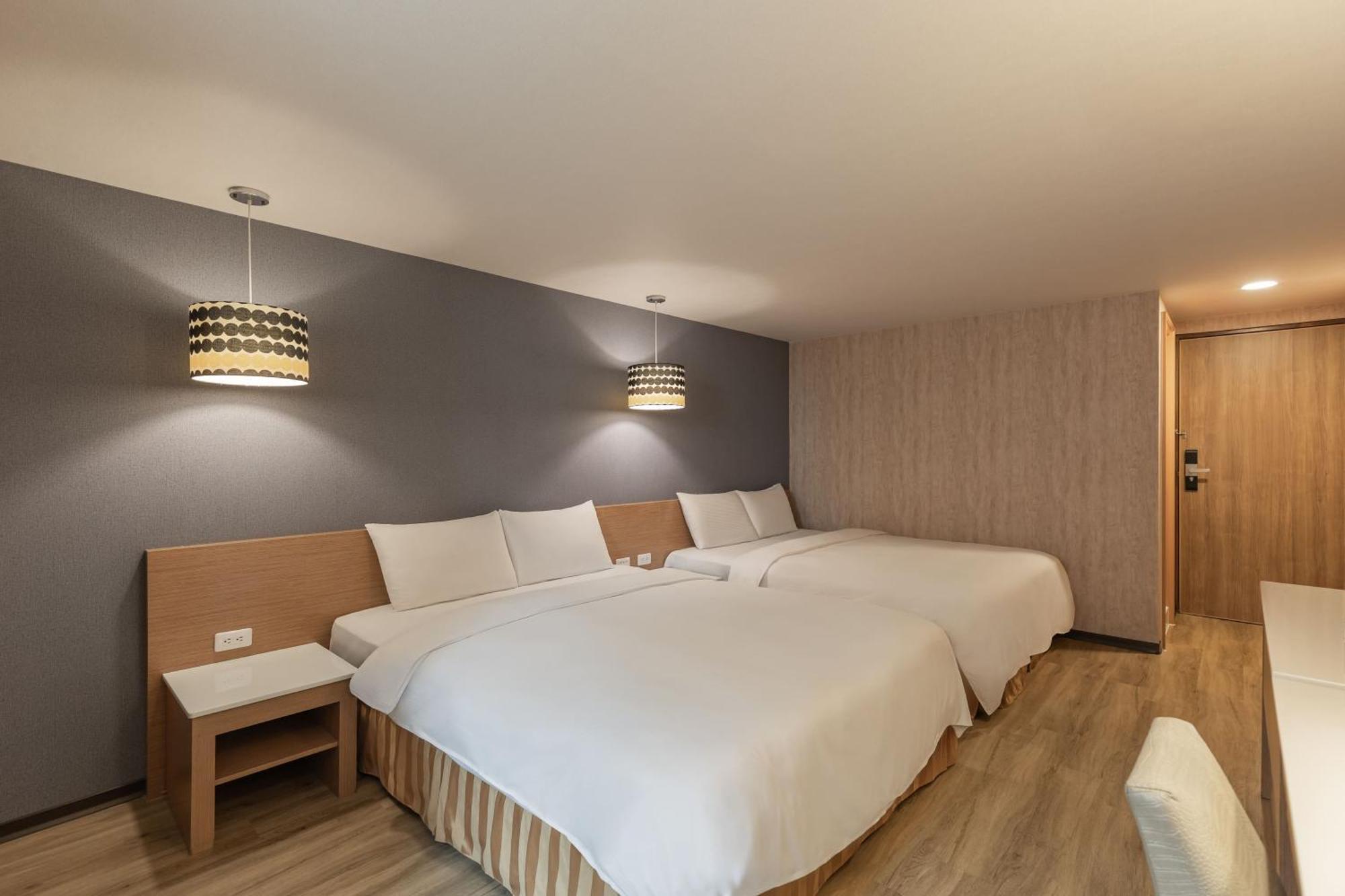 Kindness Hotel - Tainan Chihkan Tower Phòng bức ảnh