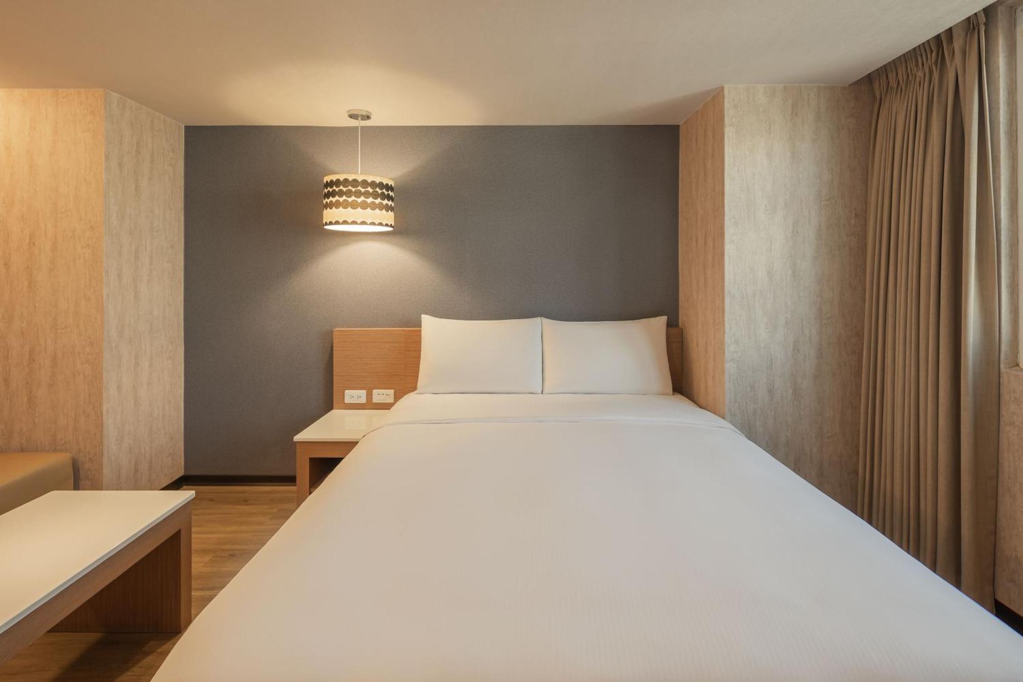 Kindness Hotel - Tainan Chihkan Tower Phòng bức ảnh