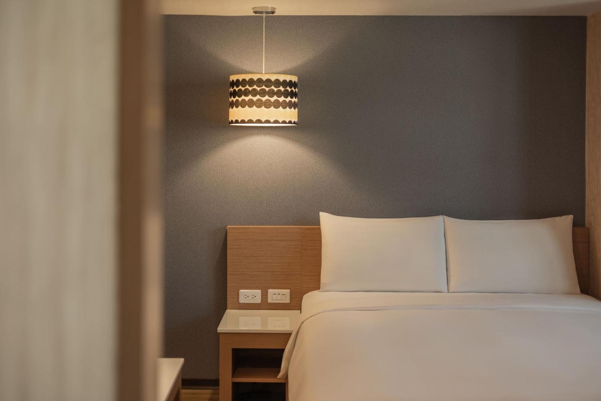 Kindness Hotel - Tainan Chihkan Tower Phòng bức ảnh