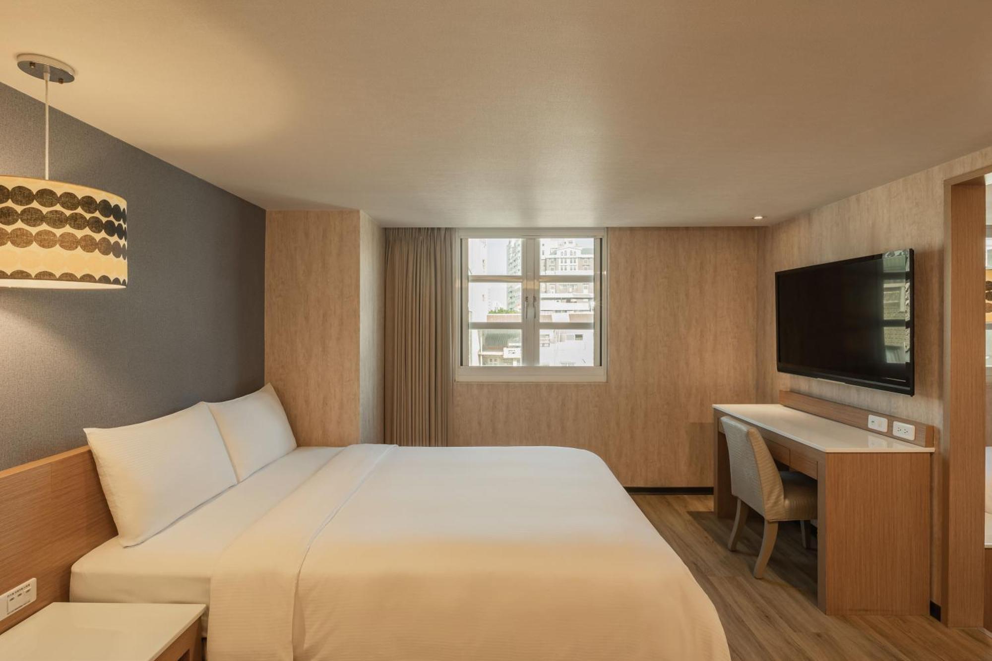Kindness Hotel - Tainan Chihkan Tower Phòng bức ảnh