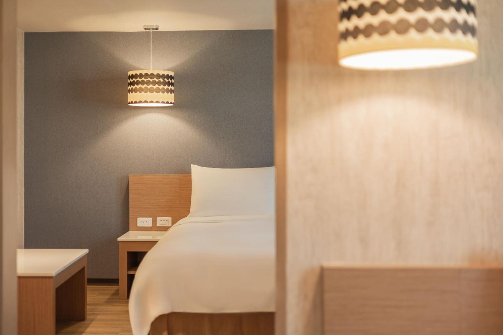 Kindness Hotel - Tainan Chihkan Tower Phòng bức ảnh
