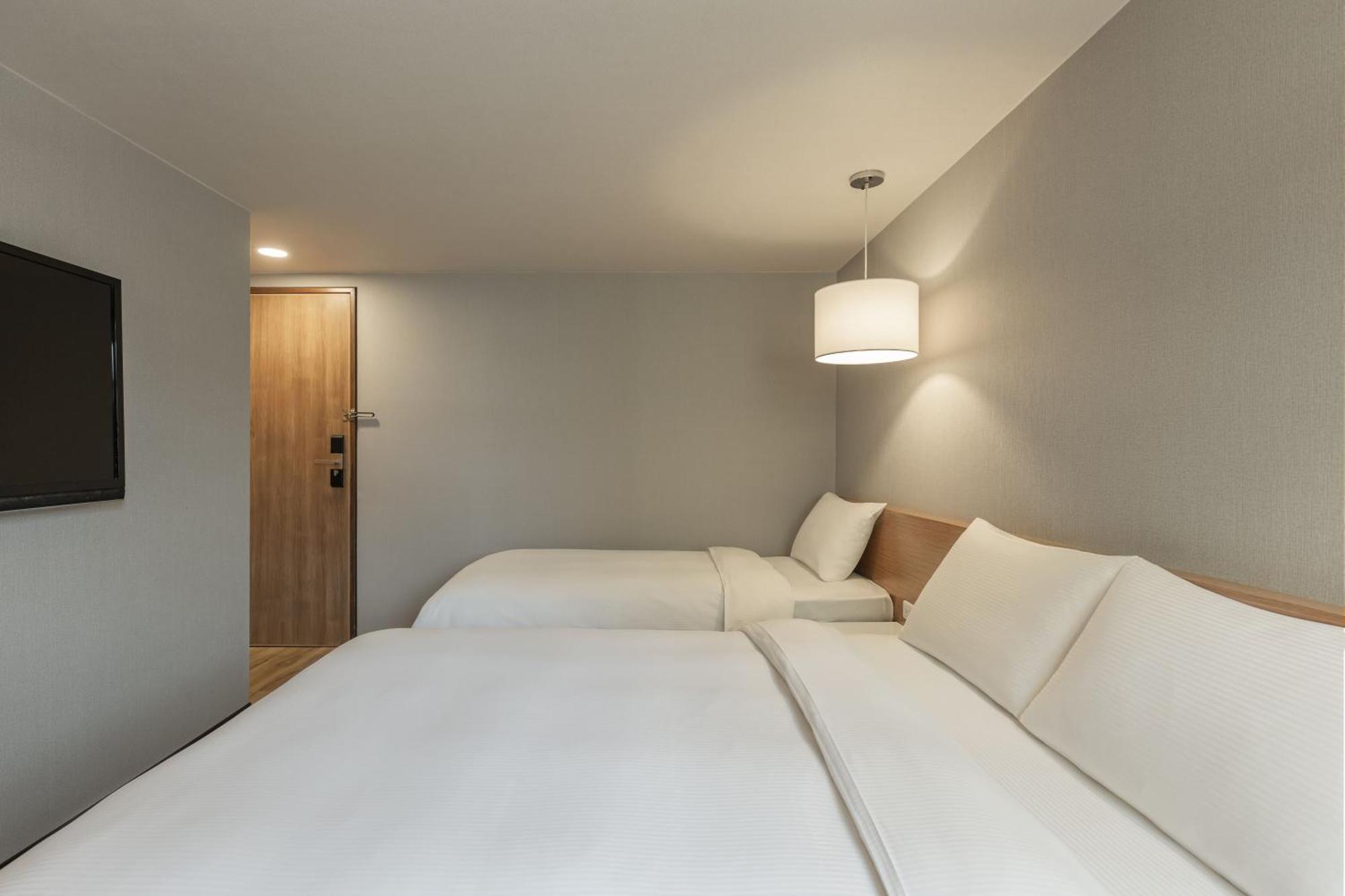 Kindness Hotel - Tainan Chihkan Tower Phòng bức ảnh