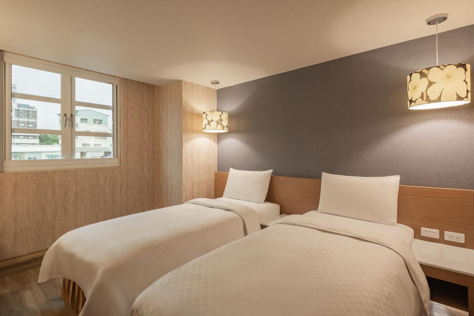 Kindness Hotel - Tainan Chihkan Tower Phòng bức ảnh