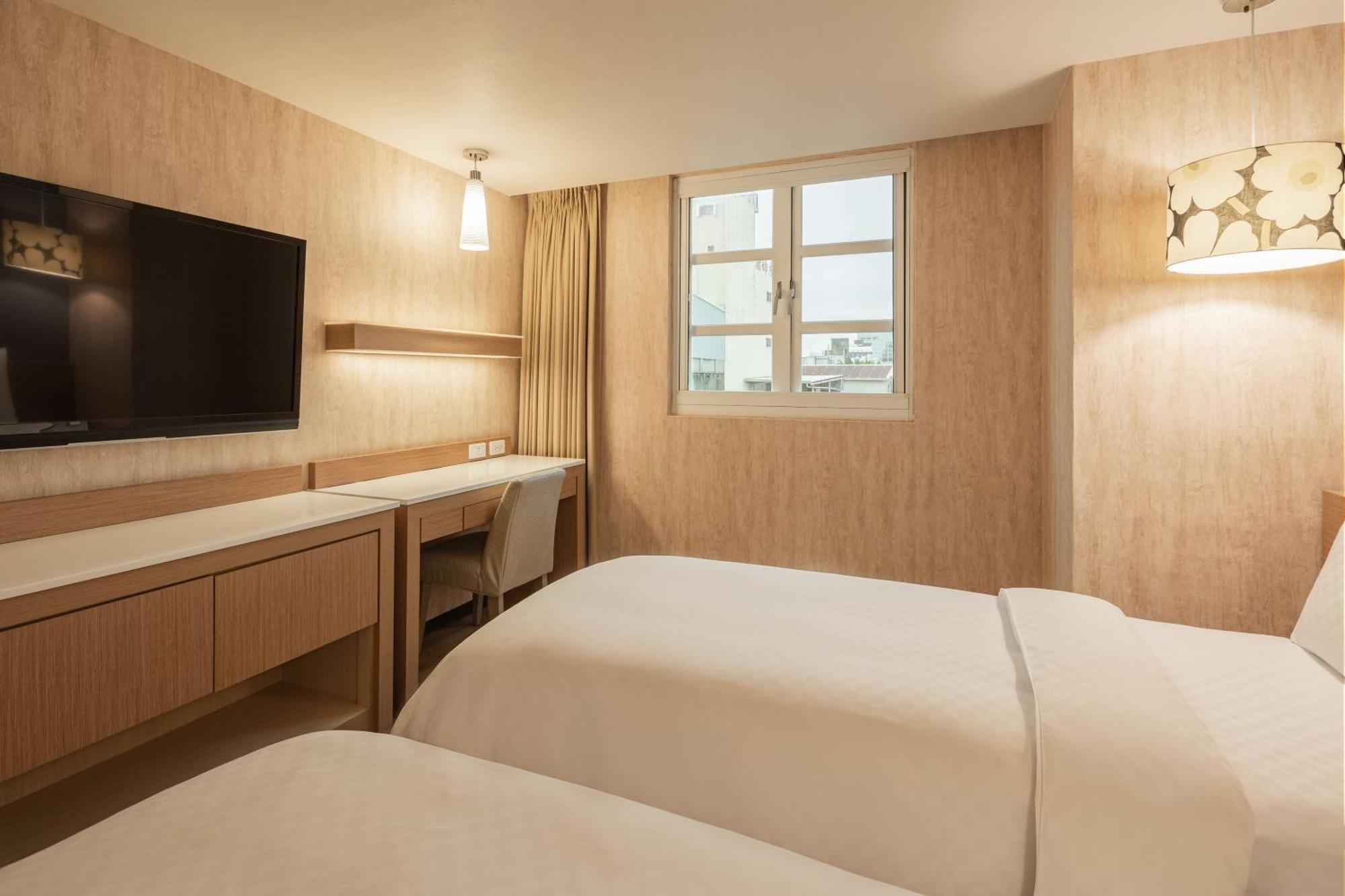 Kindness Hotel - Tainan Chihkan Tower Phòng bức ảnh