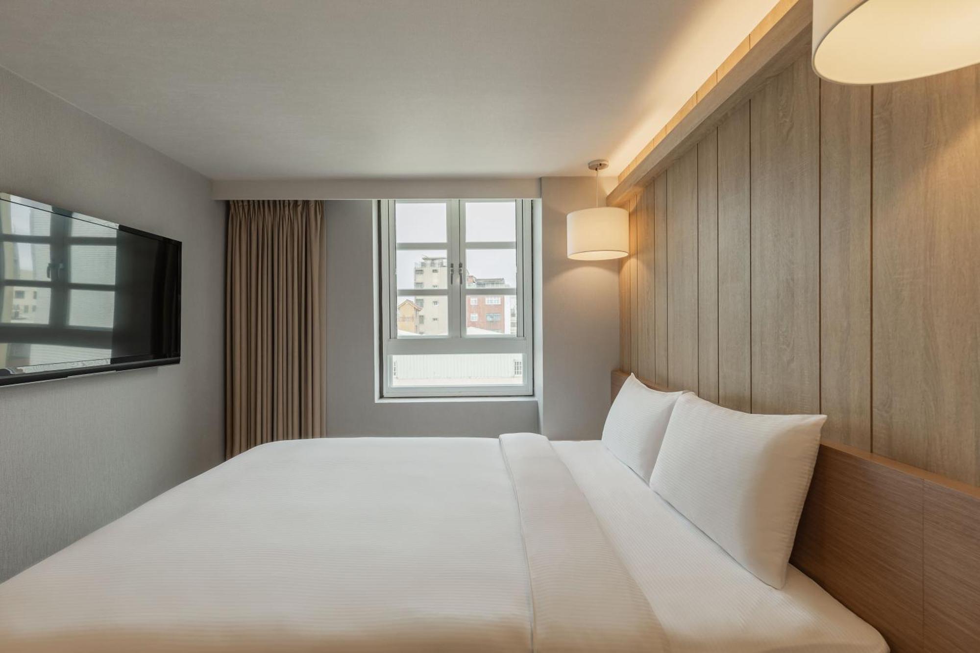 Kindness Hotel - Tainan Chihkan Tower Phòng bức ảnh