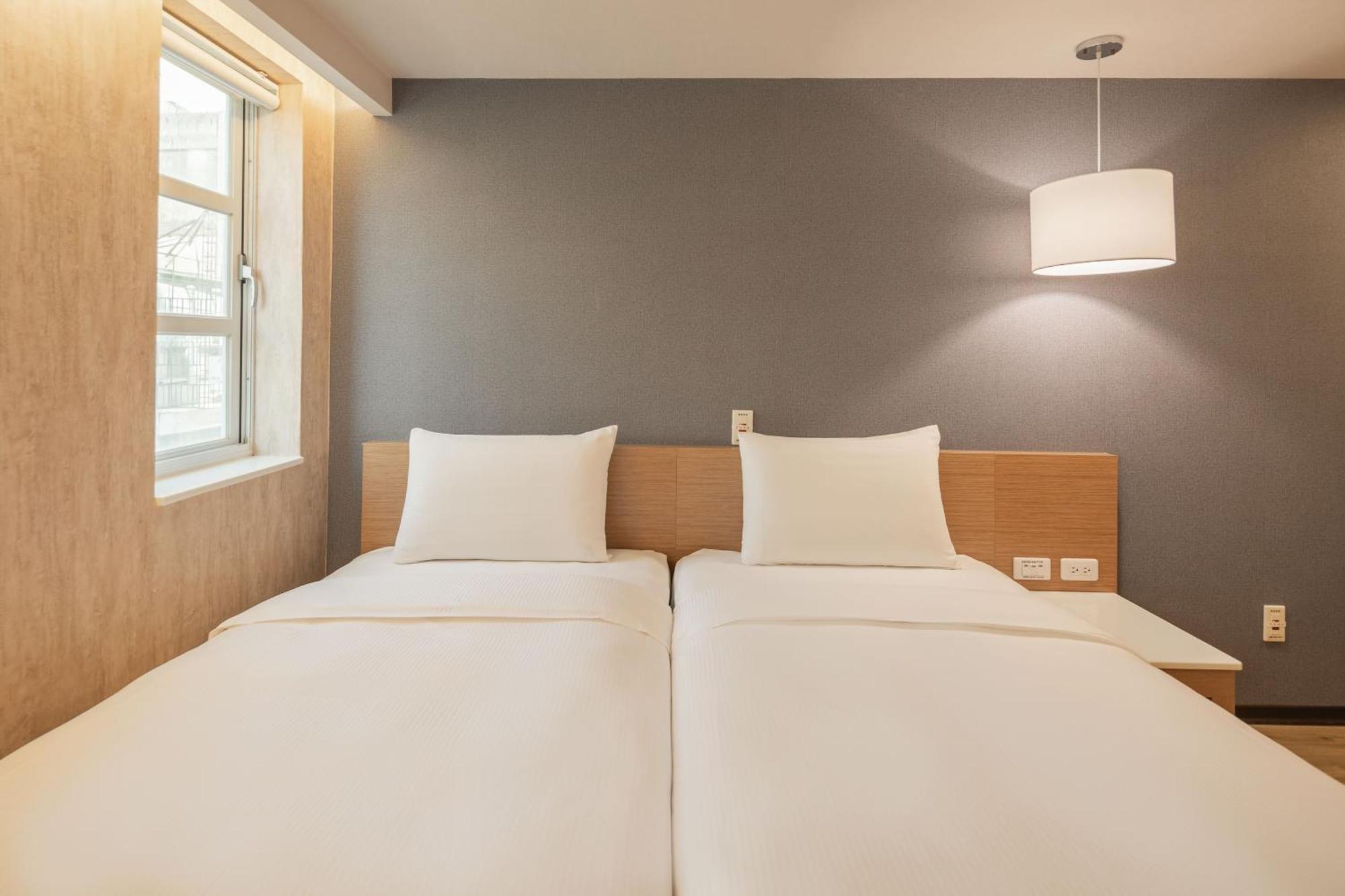 Kindness Hotel - Tainan Chihkan Tower Phòng bức ảnh