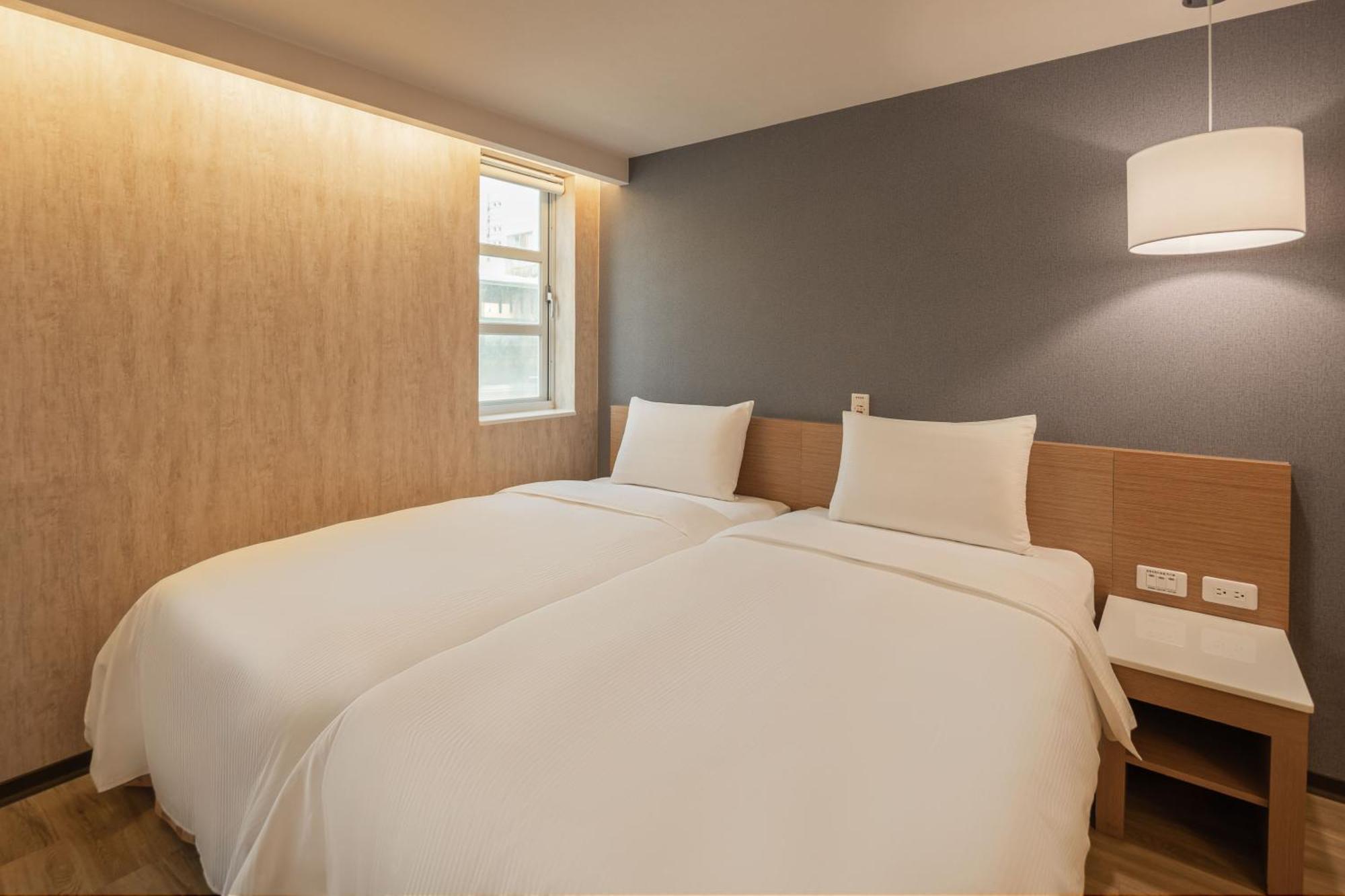 Kindness Hotel - Tainan Chihkan Tower Phòng bức ảnh