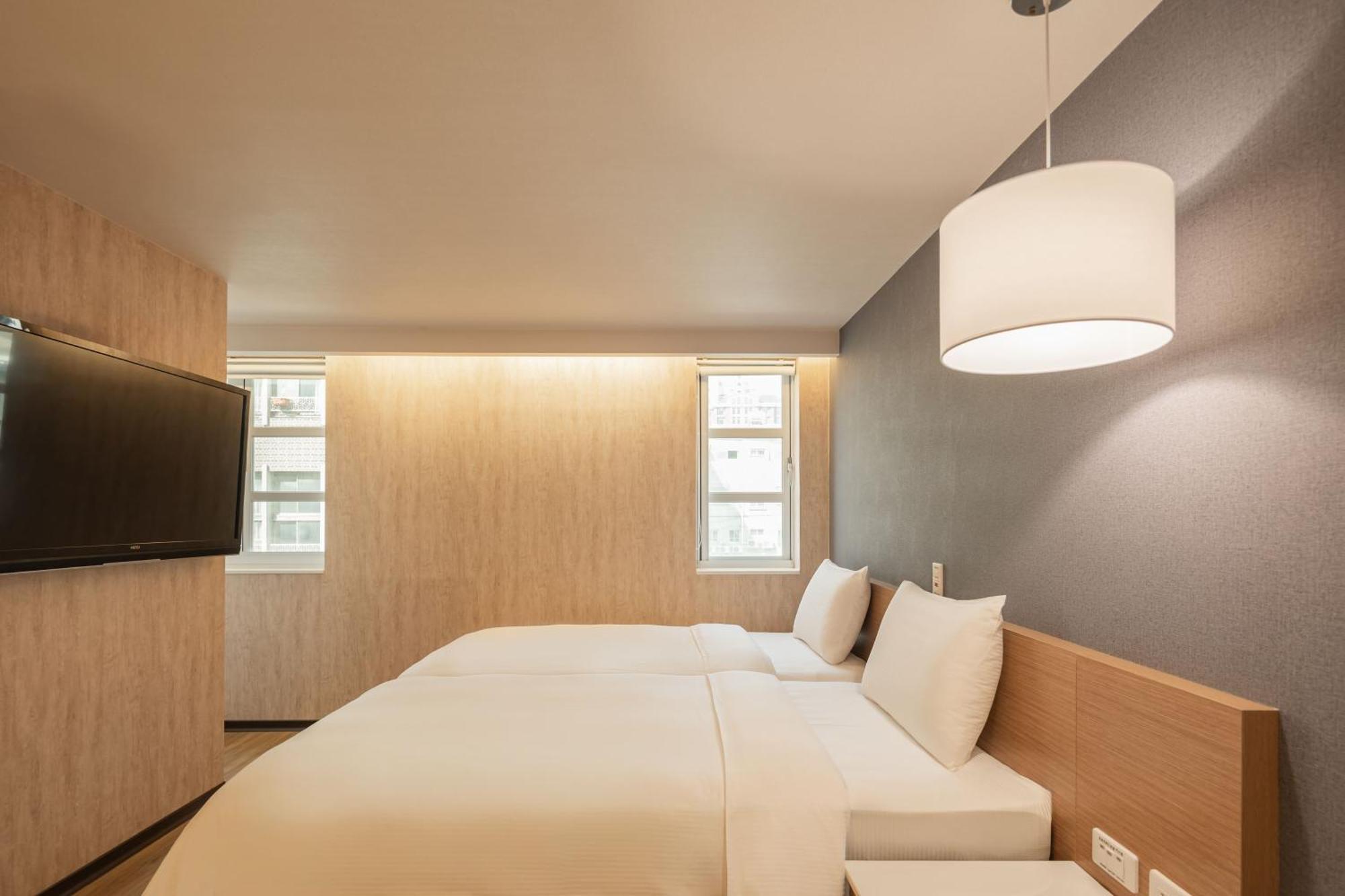 Kindness Hotel - Tainan Chihkan Tower Phòng bức ảnh